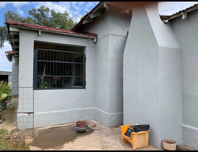 FARM FOR SALE IN LEVINS ESTATE
